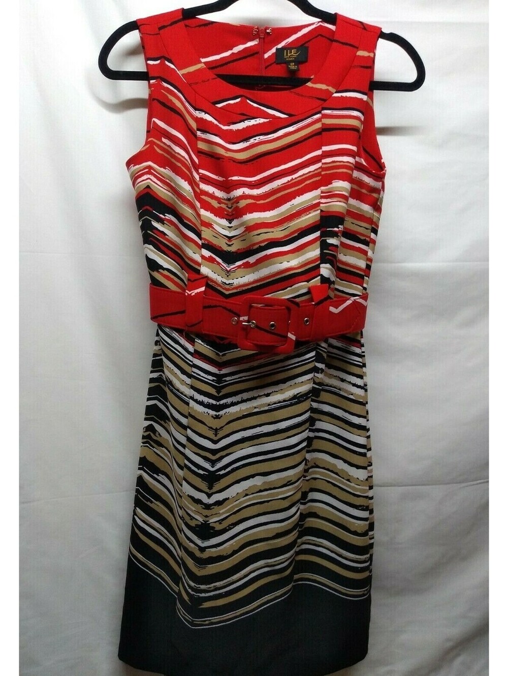 ILE New York size 6p dress belted knee legnth 014